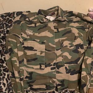 Brand New cropped camouflage jacket
